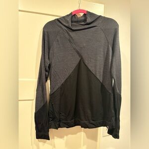 Smartwool Merino 250 Black and Gray crossover neck top